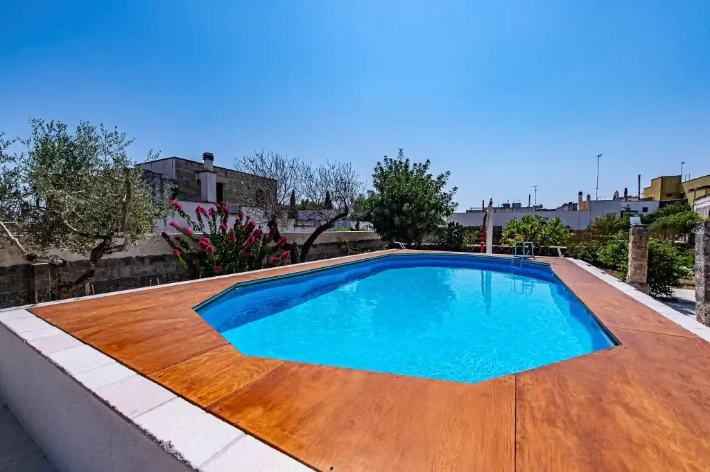 La piscina della Masseria De Donno