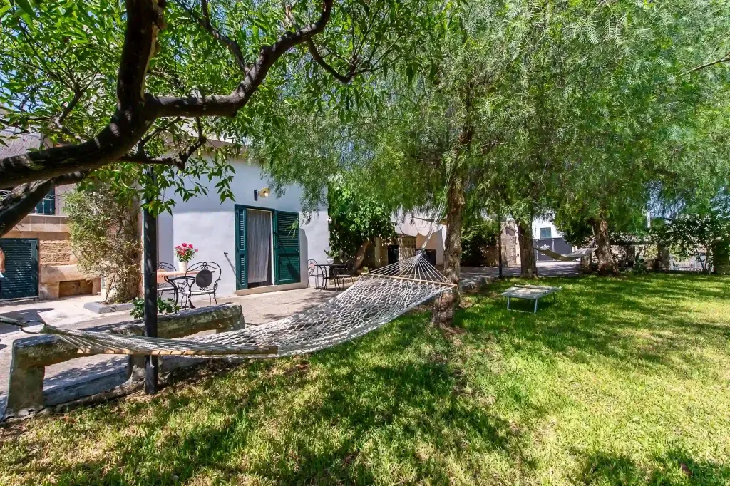 Il giardino della Masseria De Donno a Specchia