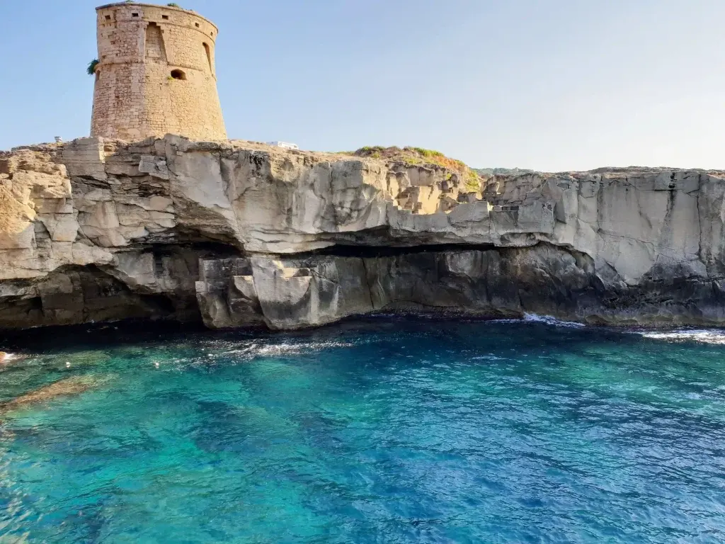 Torre costiera di avvistamento nel Salento
